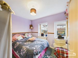 Bedroom- click for photo gallery